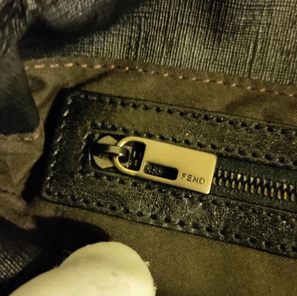 FENDI MONOGRAM WOVEN MAMMA SHOULDER BAGUETTE IN GREY - Picture 15 of 16